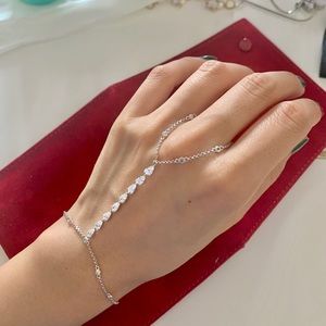 ⭐️Brand new APM bracelet w/ ring🌷